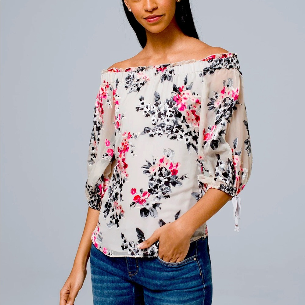 WHBM Off the Shoulder Floral Blouse 🌸❤️😇